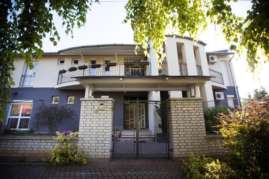 Csenge Villa Siofok Exterior photo