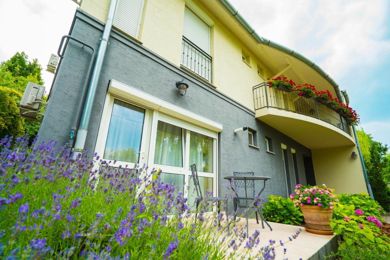 Csenge Villa Siofok Exterior photo
