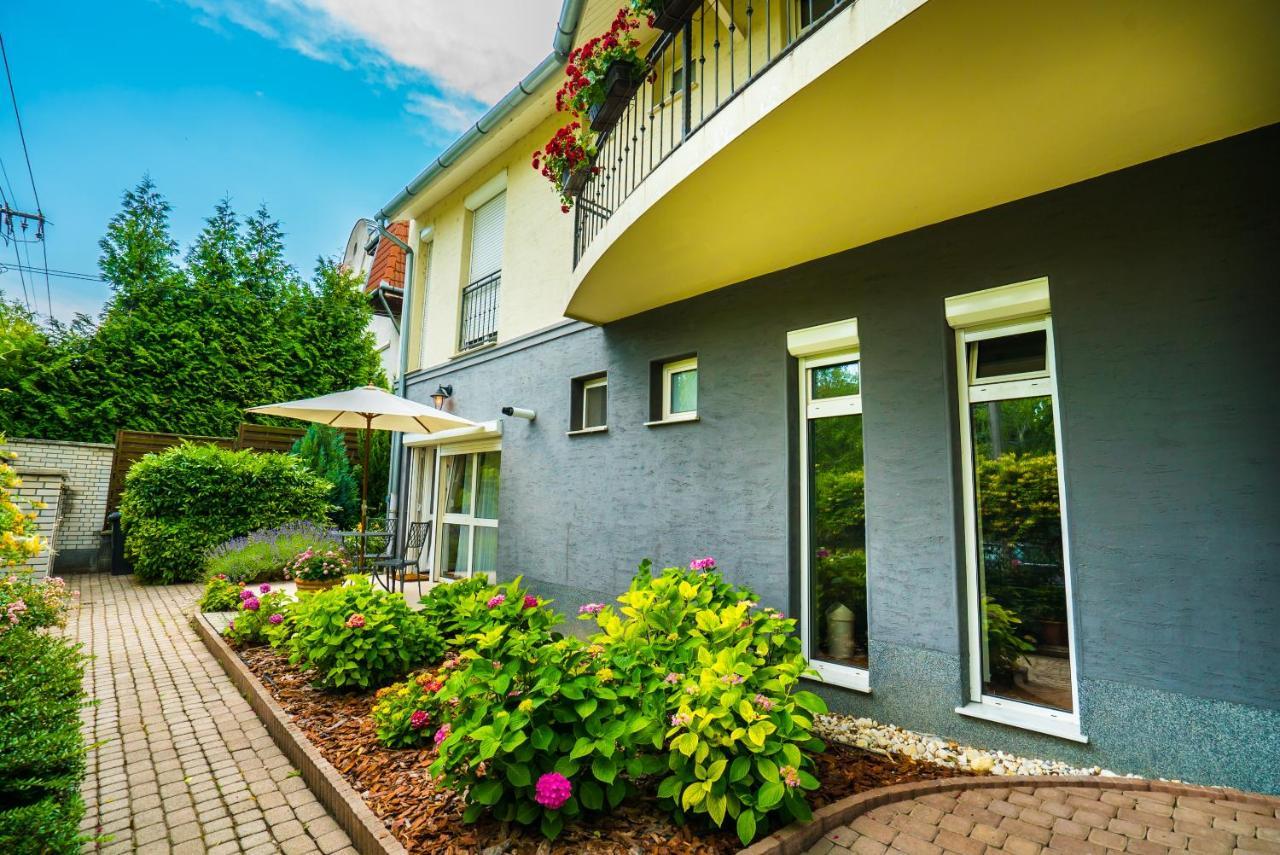 Csenge Villa Siofok Exterior photo